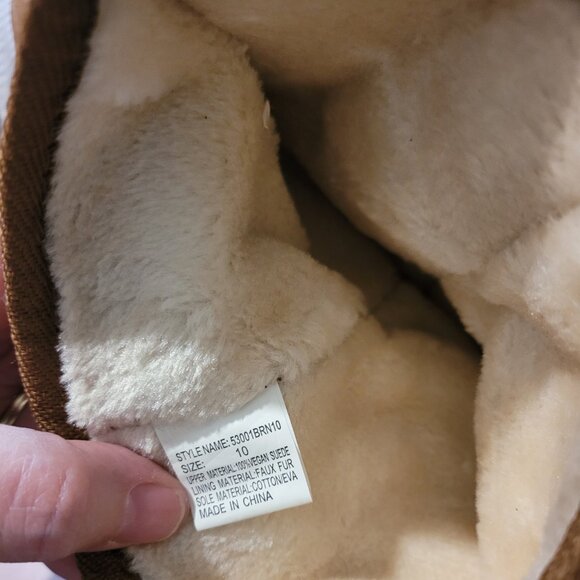 Light tan cozy boots with flower cut outs - Picture 3 of 4